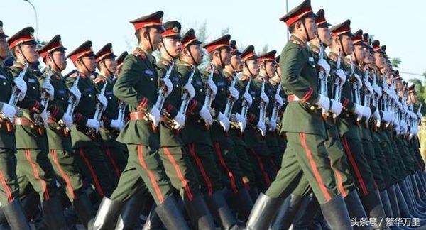 老挝人民军的军服