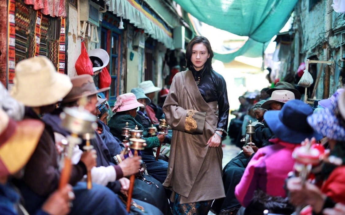 【 b></p></a>岳辛 /b>】318号公路.预告片