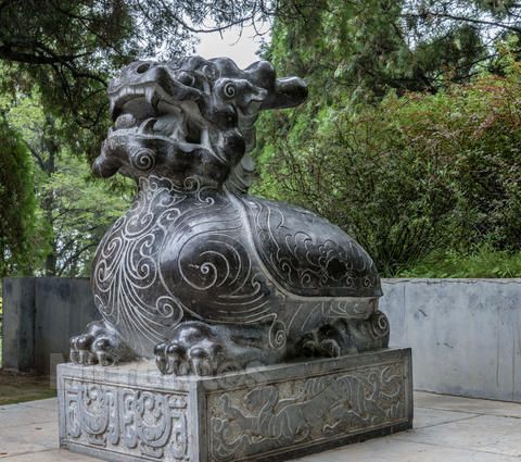周代《献侯鼎》等铭文后说"天鼋(yuán)二字,铭