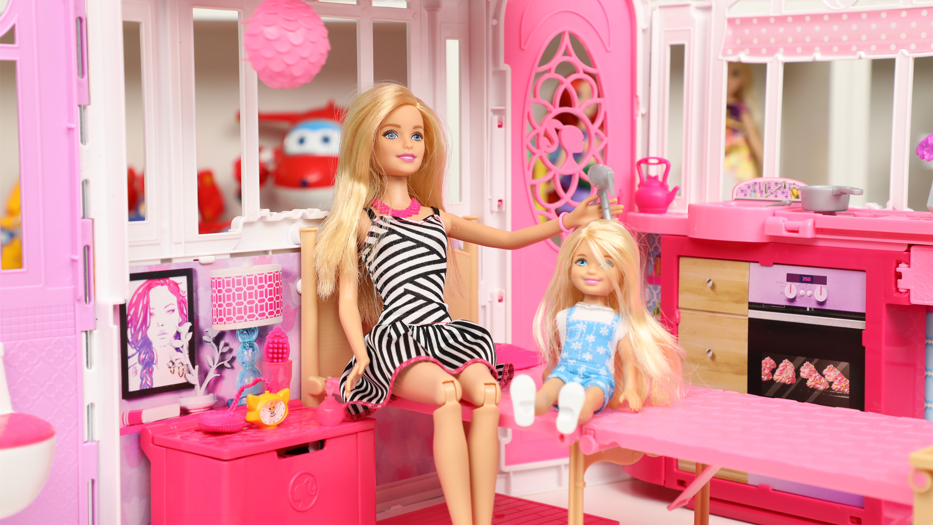芭比娃娃玩具芭比的梦幻屋玩具扮演芭比和肯设置娃娃屋与婴儿房_哔哩哔哩 (゜-゜)つロ 干杯~-bilibili