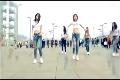 青春鬼步舞 山花烂漫 性感美女广场跳舞,全场一起嗨