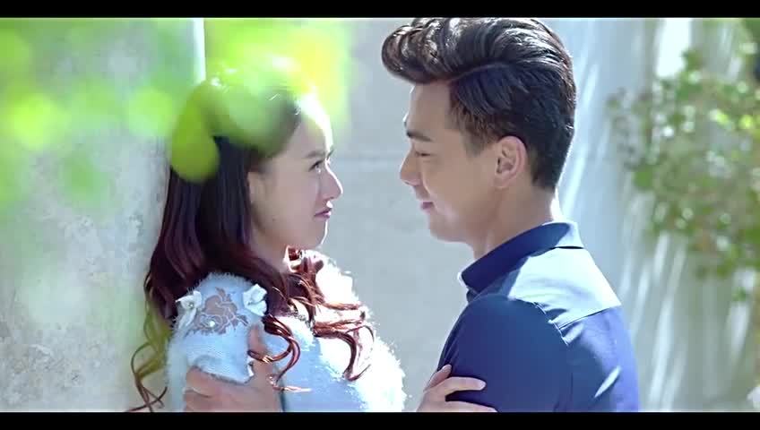 白衣校花与大长腿2图片 图片合集