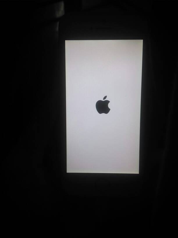 iPhone5手机没电自动关机。现在冲了一个小时华为图库照片手机恢复图片