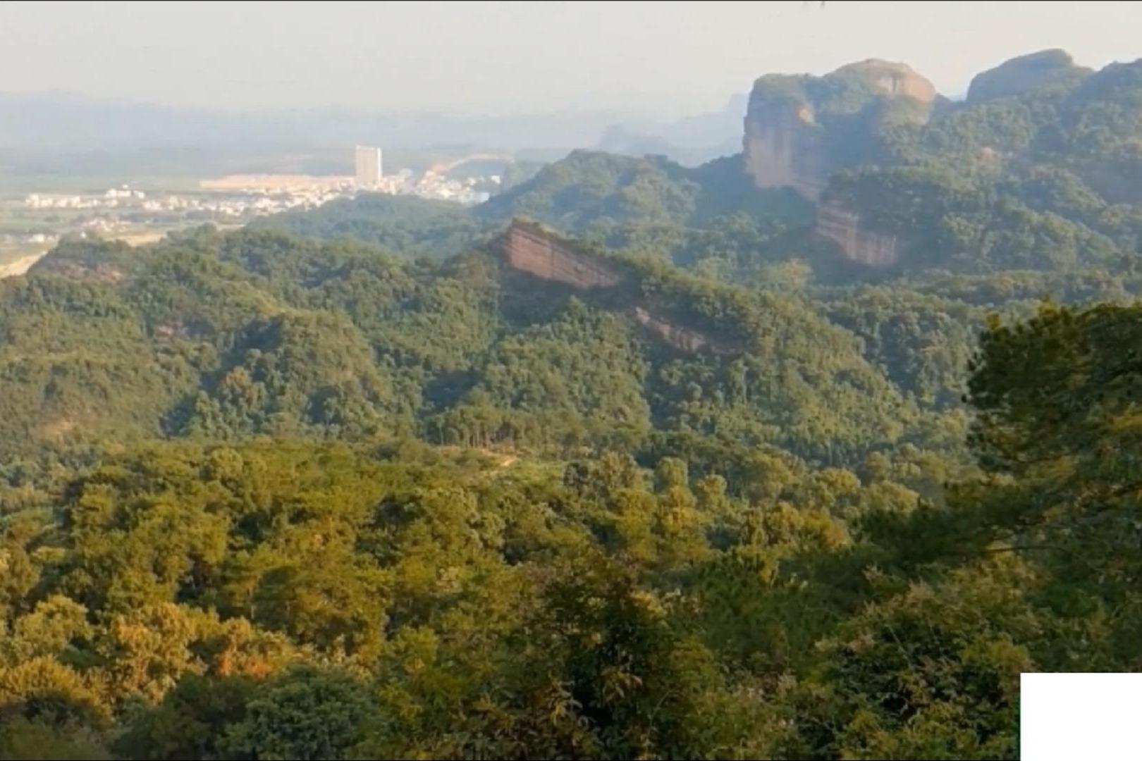视频:找到"赖布衣"留题地,风水大师寻龙点穴,阴宅祖坟墓地风水知识
