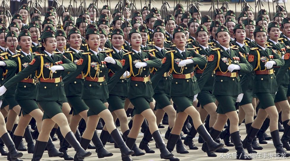 越南阅兵_越南阅兵式特种兵手持新型步枪受阅