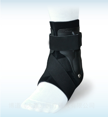 当然有好处了,既能固定脚踝,又能在恢复阶段保护踝关节不受伤害.
