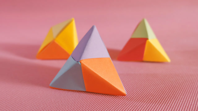 手工折纸diy,这个立体三角也太像粽子了吧,折法超简单!