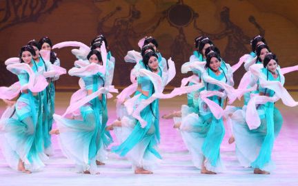 《繁花》《梦回醉暖》《舞姬》《思美人》《山鬼》《红颜旧》古典舞