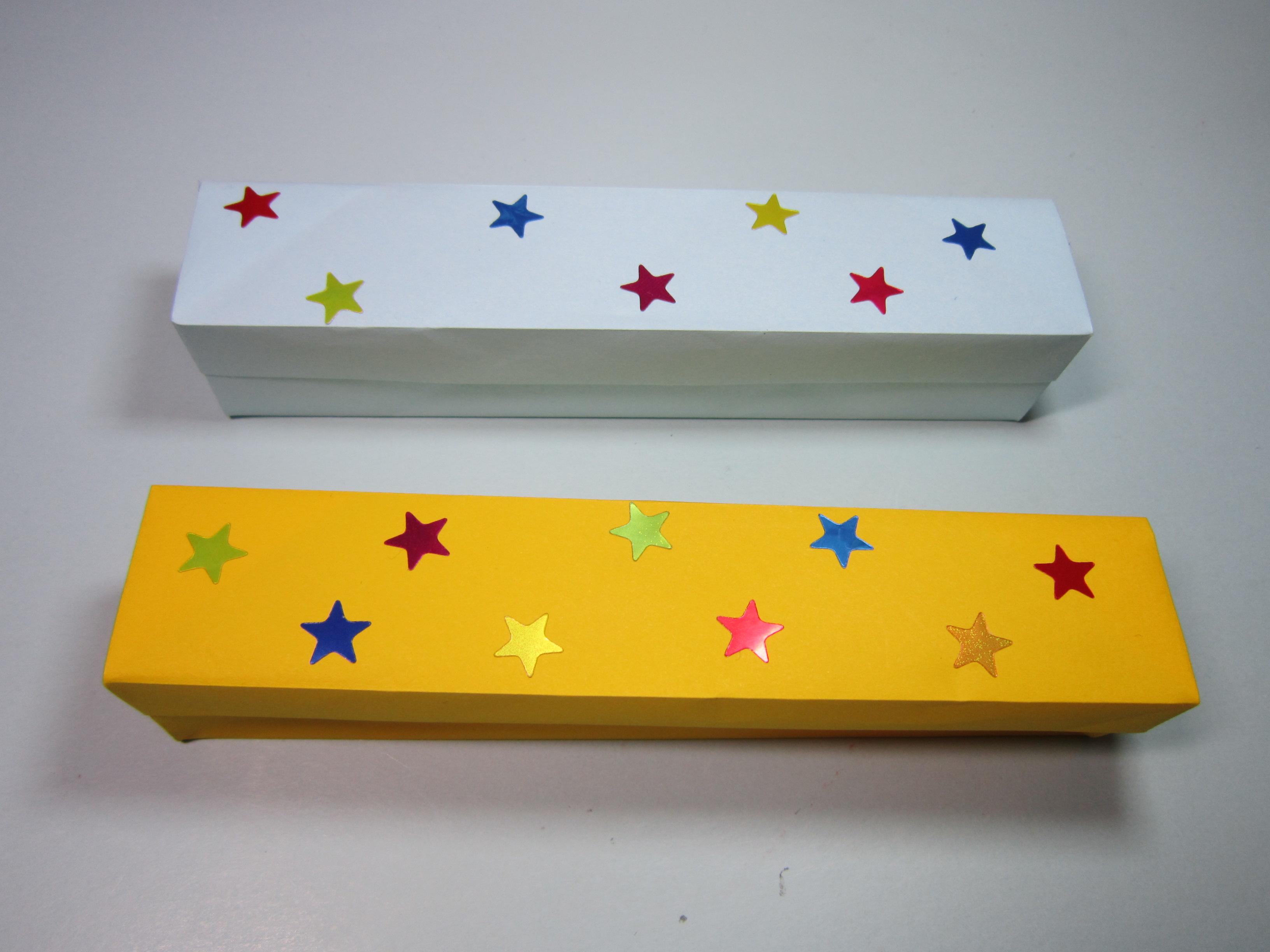 儿童手工折纸教程:漂亮简单的文具盒折法