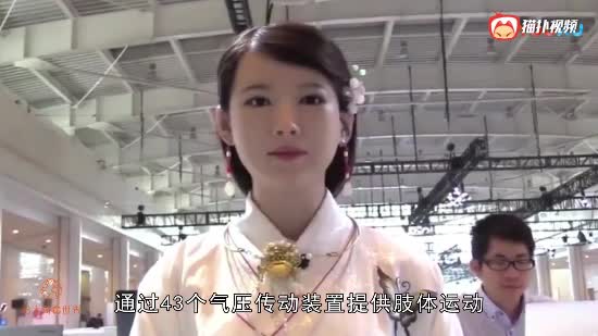 中国首台美女机器人"佳佳"造型逼真,甩日本好几条街
