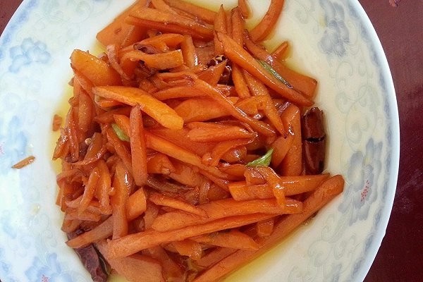 胡萝卜炒之前要焯水吗