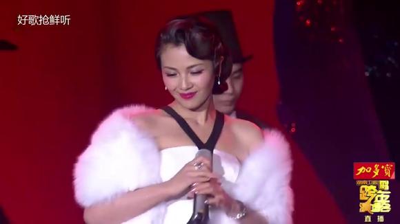 视频:刘涛湖南卫视跨年演唱《夜来香》 刚一出场就惊艳全场