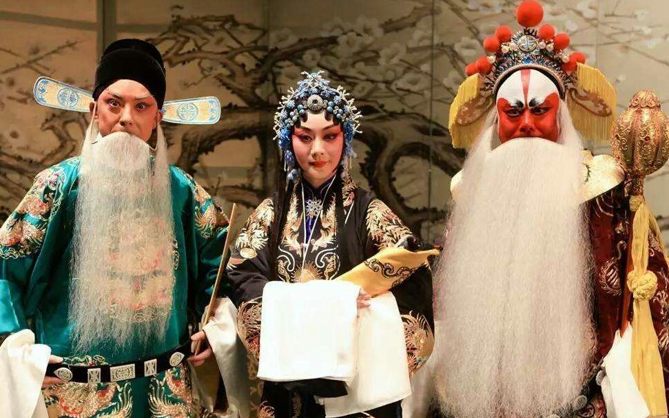 京剧《大保国·探皇陵·二进宫》孟广禄 于魁智 李胜素主演