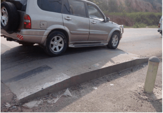 怎样在公路上用水泥做减速带?