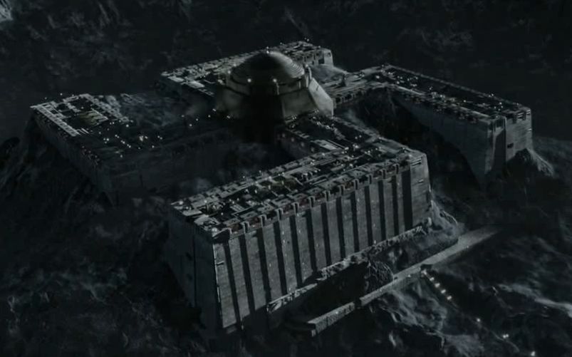5分钟德国科幻电影《钢铁苍穹》纳粹隐藏在月球背面六十年,建立强大