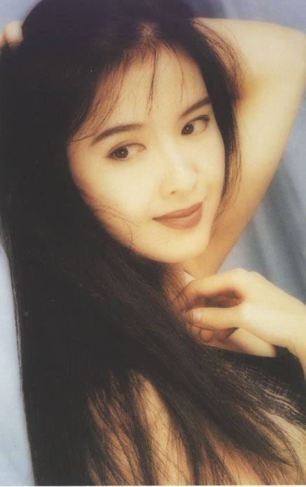 周慧敏(vivian chow),1967年11月10日生于香港,中国香港女歌手,演员.