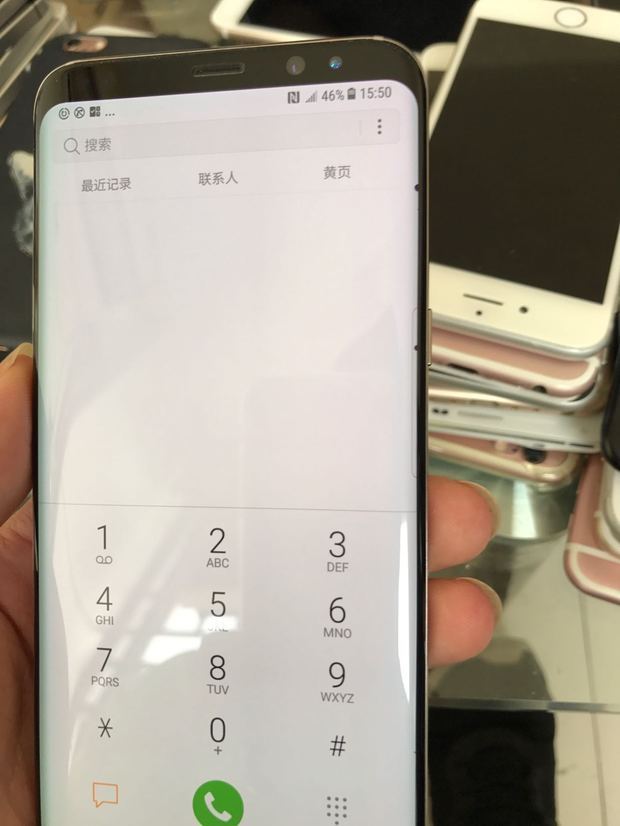 三星s8 手机屏幕有黑点