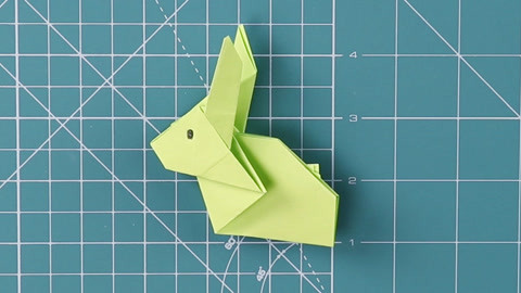 手工折纸教程:儿童折纸可爱小兔子 就地取材简单易学