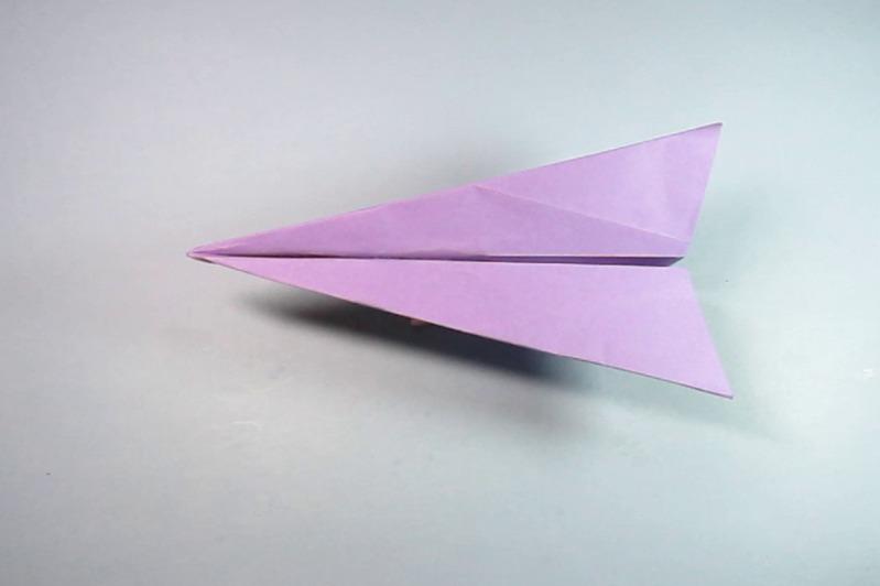 简易的手工折纸飞机,一张纸就能折出飞得又高又远的纸飞机