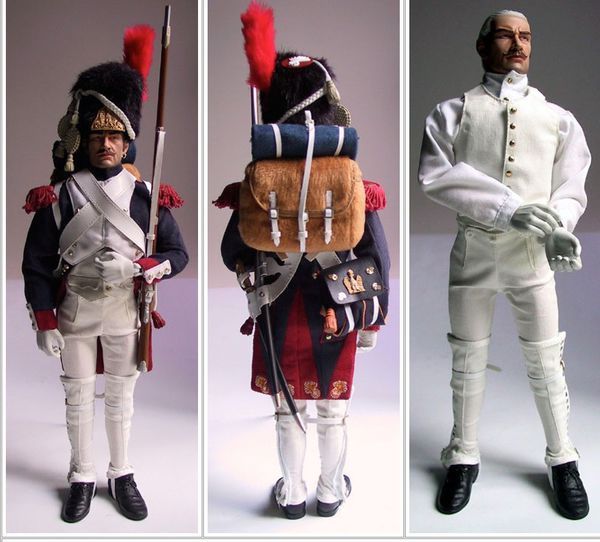 拿破仑本人的军装,拿破仑喜欢穿上校军服,唯一和士兵的不同就是