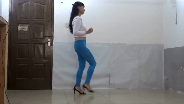 永东广场舞 让你欲罢不能的蓝色紧身裤 我也想锻炼!