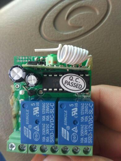 这是个遥控器电路板,圈圈内的是什么零件?有什么作用?