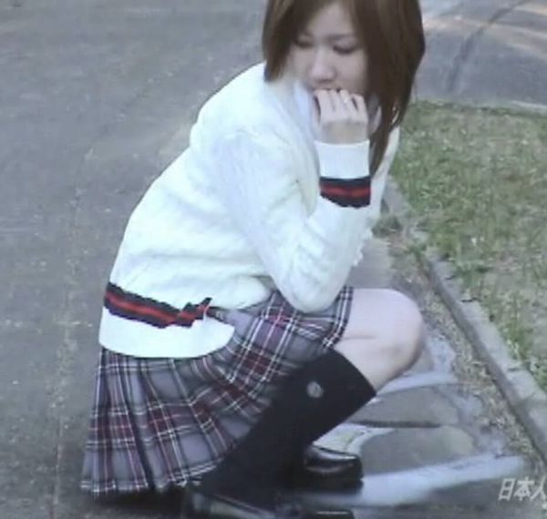 有没有尿裤子或拉裤子的女孩或男孩