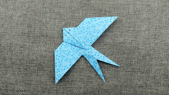亲子手工 动物折纸 小燕子的折纸方法