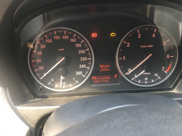 宝马318i机油灯下怎么显示inactive啊 是什么原因啊?