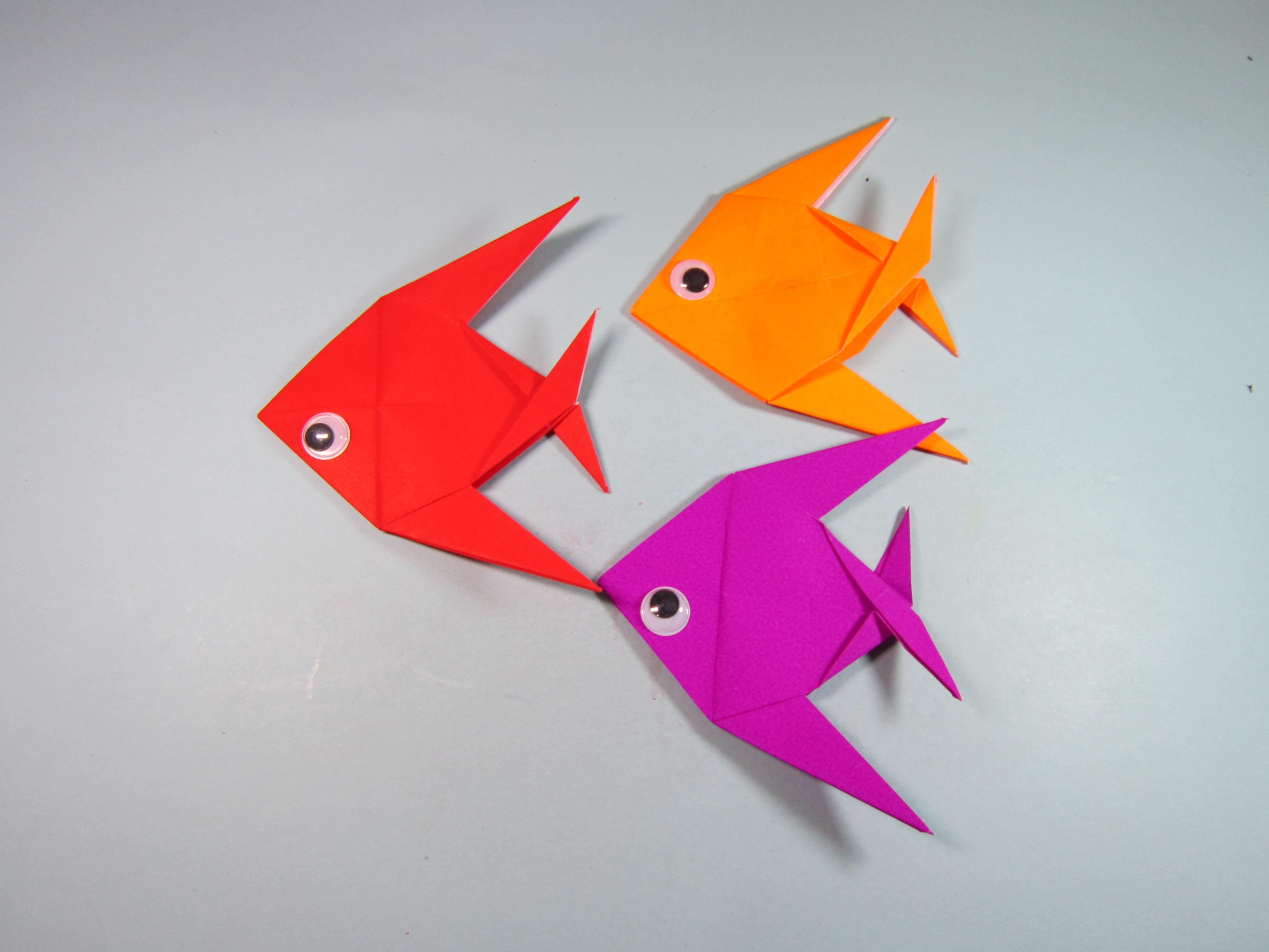 儿童手工折纸小动物:简单又漂亮立体小鱼的折法