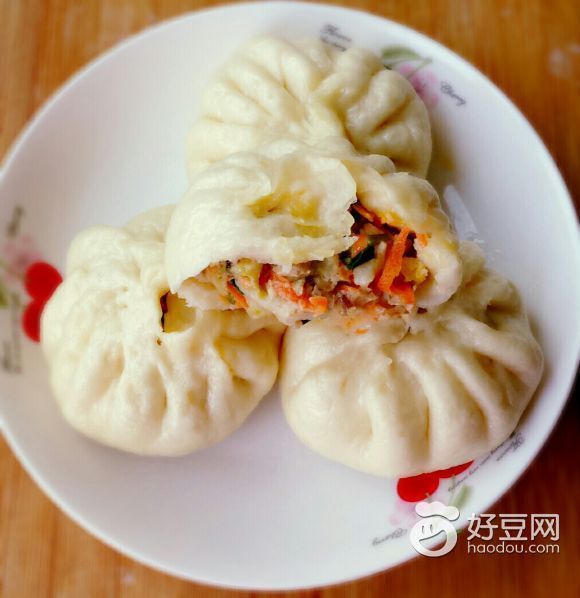 怎样做白菜猪肉香菇胡萝卜包