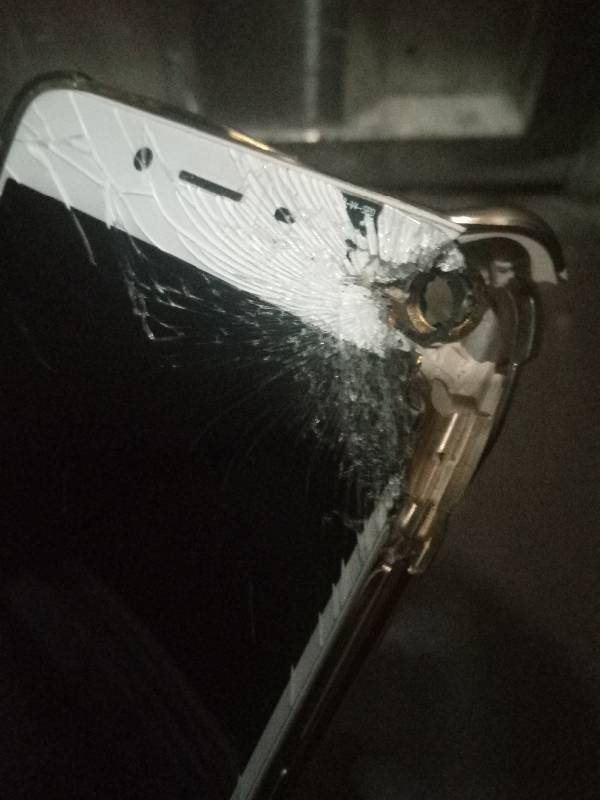 魅蓝e2后置摄像头摔坏了要花多少钱修