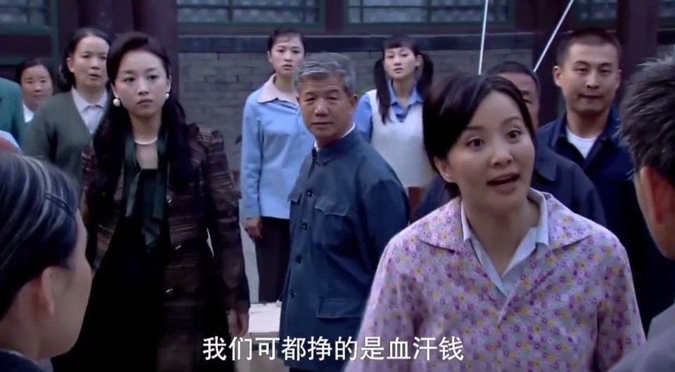 邻居嫉妒傻春买了彩电,傻大姐这次太霸气,怼的邻居落荒而逃!