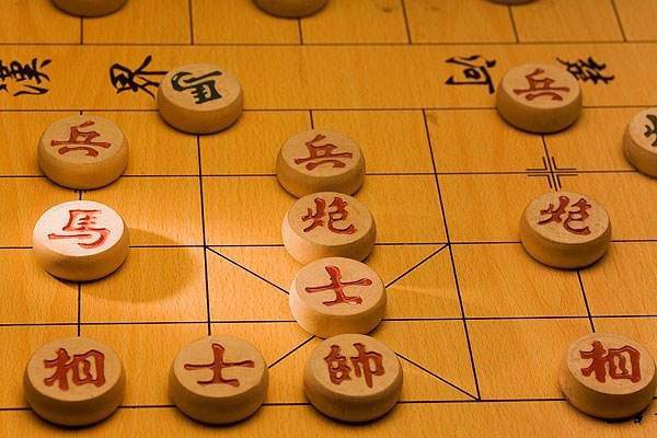 象棋有五个兵五个卒,为什么卒比兵厉害?