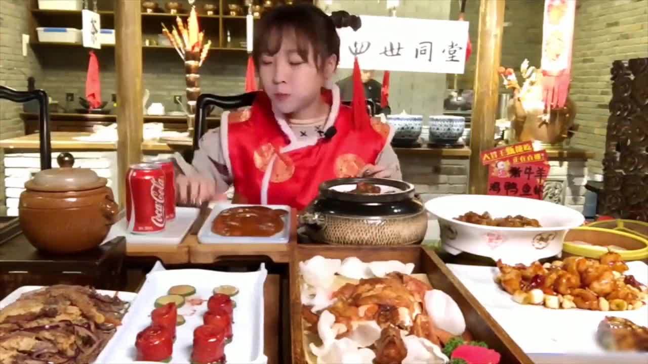 大胃王甄能吃挑战一桌猪牛羊 鸡鸭鱼虾佛跳墙