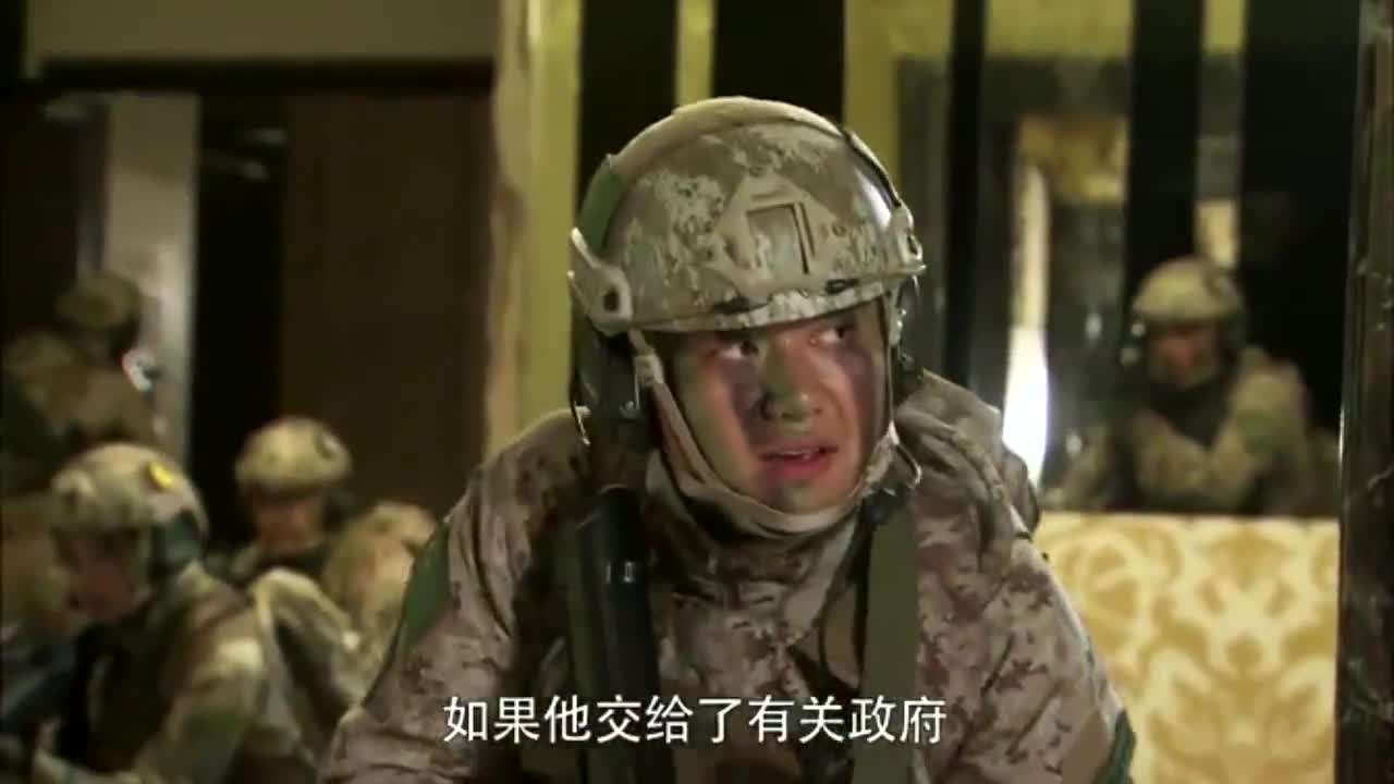 特种兵之火凤凰:雷神一声令下,特种兵跟歹徒激战开始-精彩影视速递-.