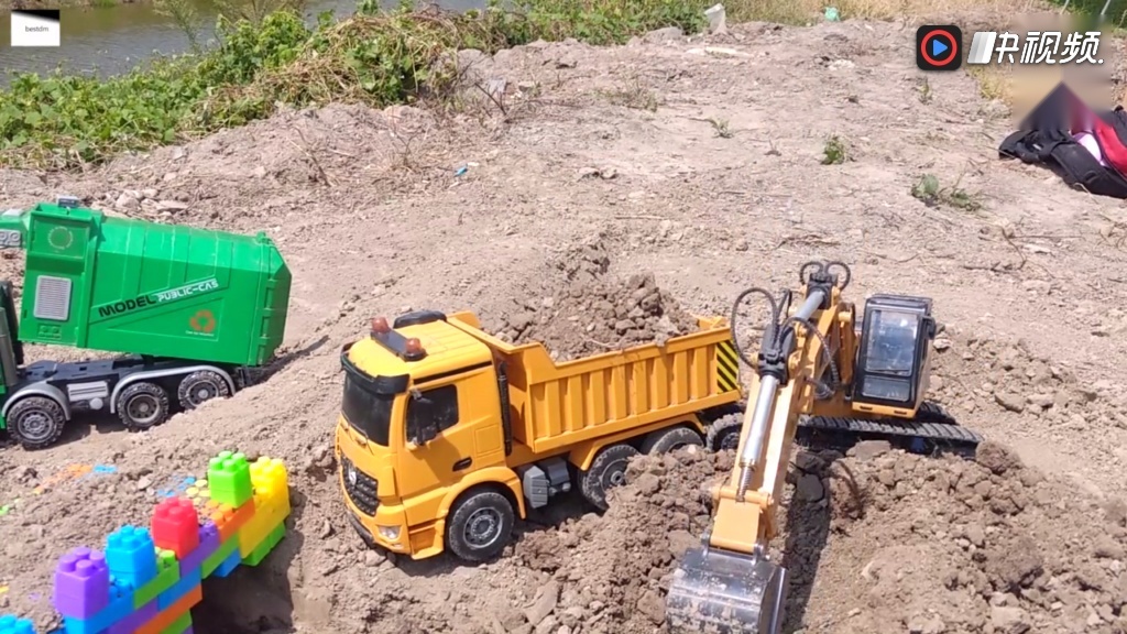 儿童挖机视频表演大全图片