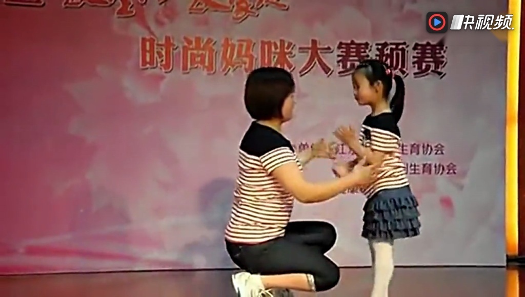 优秀幼儿舞蹈视频 和宝宝一起跳舞 亲子儿童舞蹈_皮皮网 优秀幼儿舞蹈视频 和宝宝一起跳舞 亲子儿童舞蹈