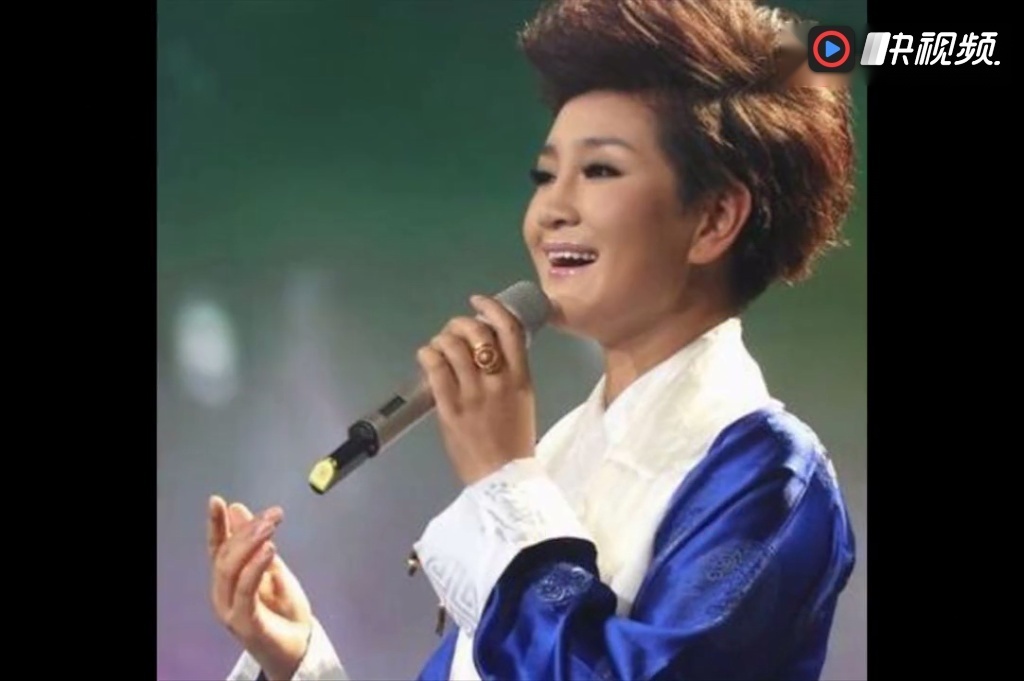 降央卓玛演唱经典歌曲《父亲》,献给天下亲爱的母亲!