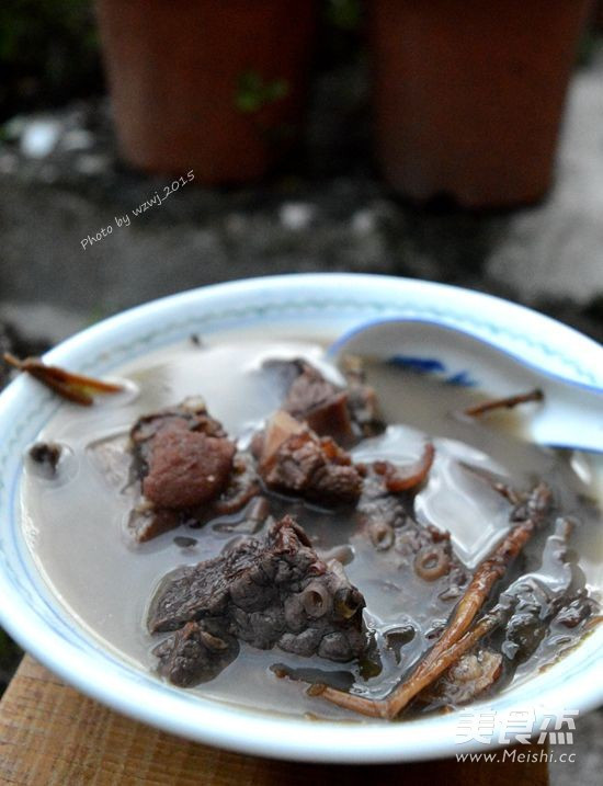 赤小豆和鱼腥草需提前浸泡. 2.猪肺用盐和白醋能清洗得很干净.