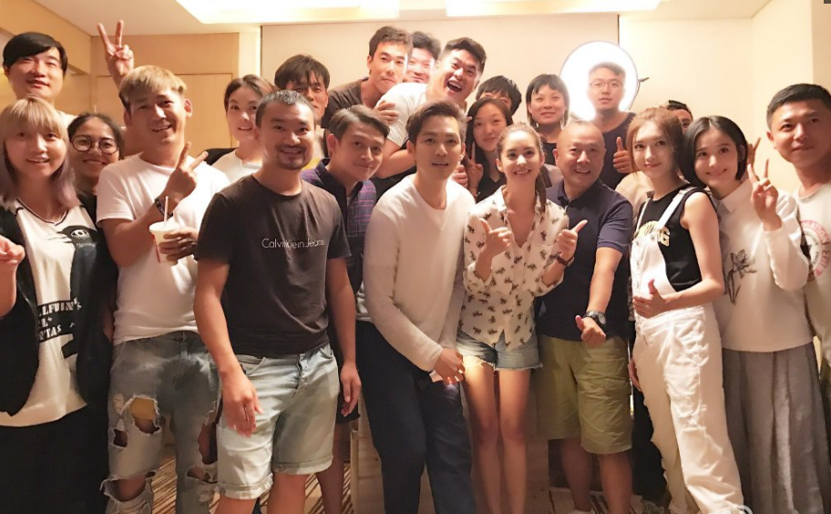绯闻富婆_不传绯闻的好男人,43岁钟汉良近照,妻子是千万富婆