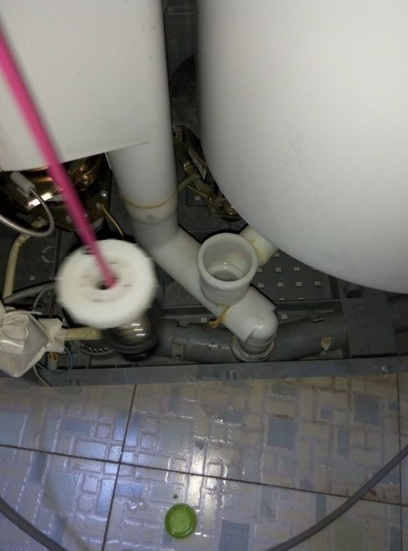 洗衣机脱水桶 排不出水