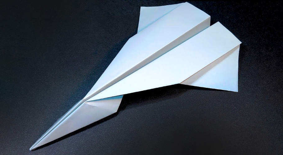 纸飞机中的战斗机!这样折纸飞机,飞得又快又稳还很远!-折纸教程-.