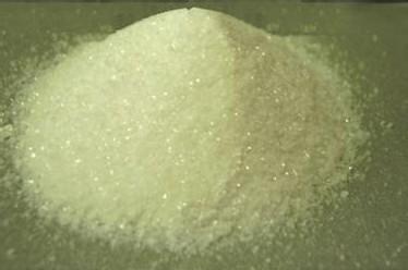 甲卡西酮(俗称"长治筋","丧尸药")是苯丙胺的一种类似物,一般为粉末