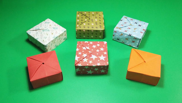 分享正方形盒子的折纸教程,一张纸就能折出来,漂亮盒子棒棒哒