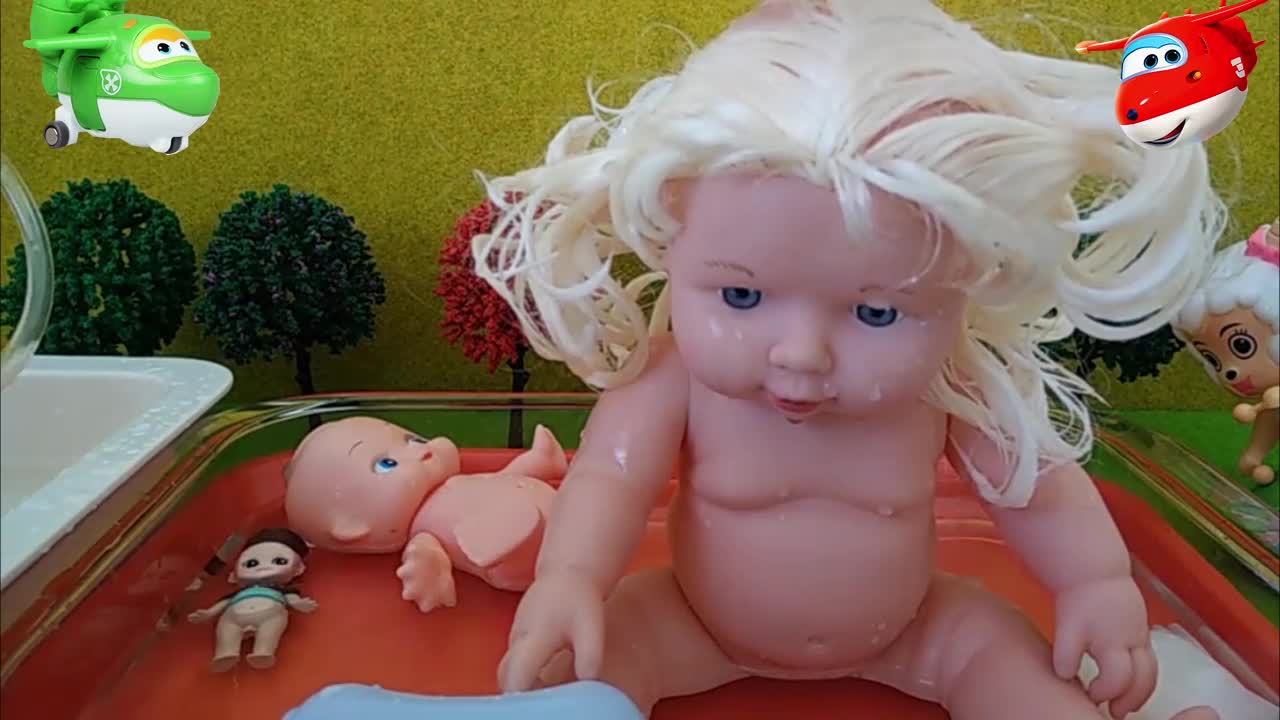 2786洋娃娃小屁孩芭比娃娃洗澡喜羊羊与灰太狼