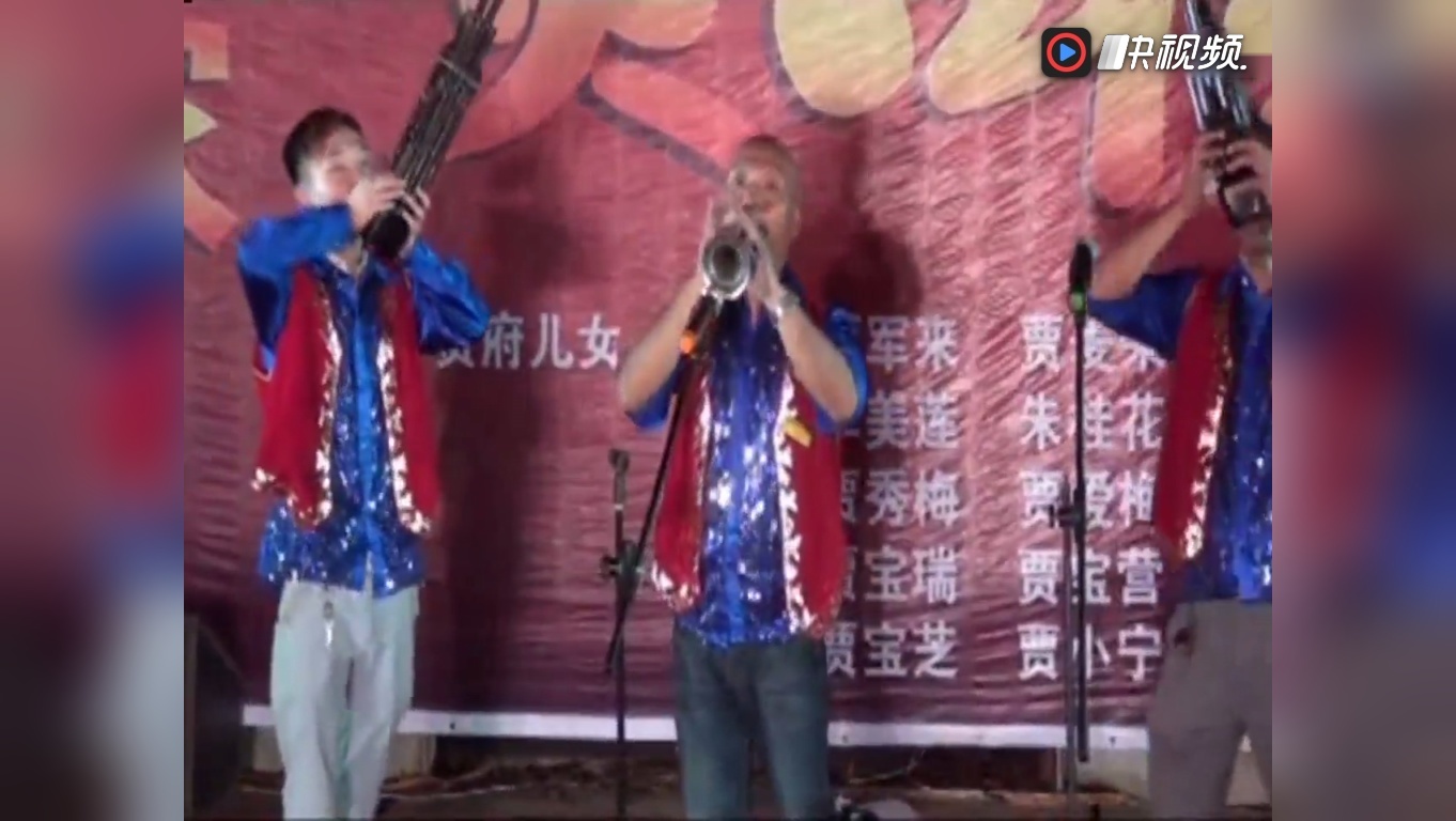民间唢呐王吹奏《百鸟朝凤》真的好像百鸟在叫, 好听!
