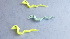 动物折纸教程,4分钟教你折一条小蛇,动手试试吧!