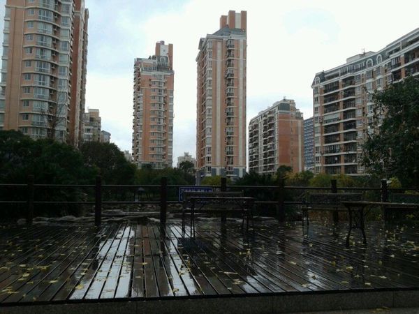 爱情公寓的真实地址是上海杨浦区五角场镇国权东路 文化佳园小区