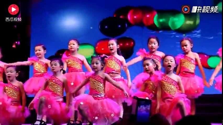 幼儿园毕业歌曲舞蹈《老师再见了》大班毕业舞蹈